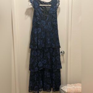 Lulus long ruffled style lace dress so pretty
